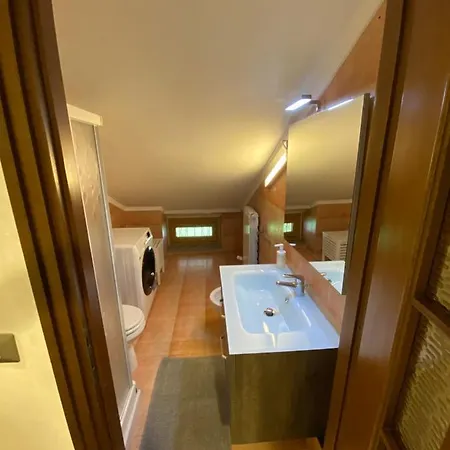 Il Gatto Sulla Luna, Ai Piedi Delle Langhe Daire