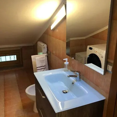 Il Gatto Sulla Luna, Ai Piedi Delle Langhe Narzole