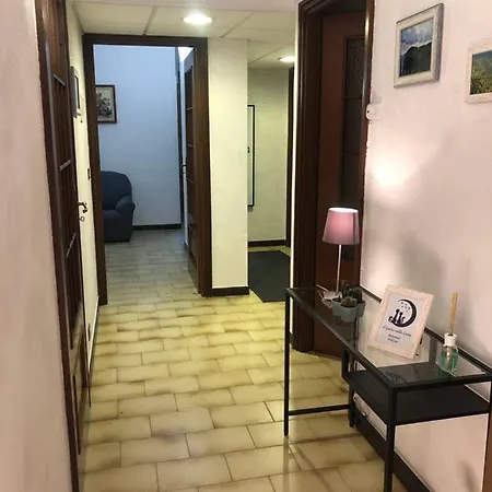 Il Gatto Sulla Luna, Ai Piedi Delle Langhe *